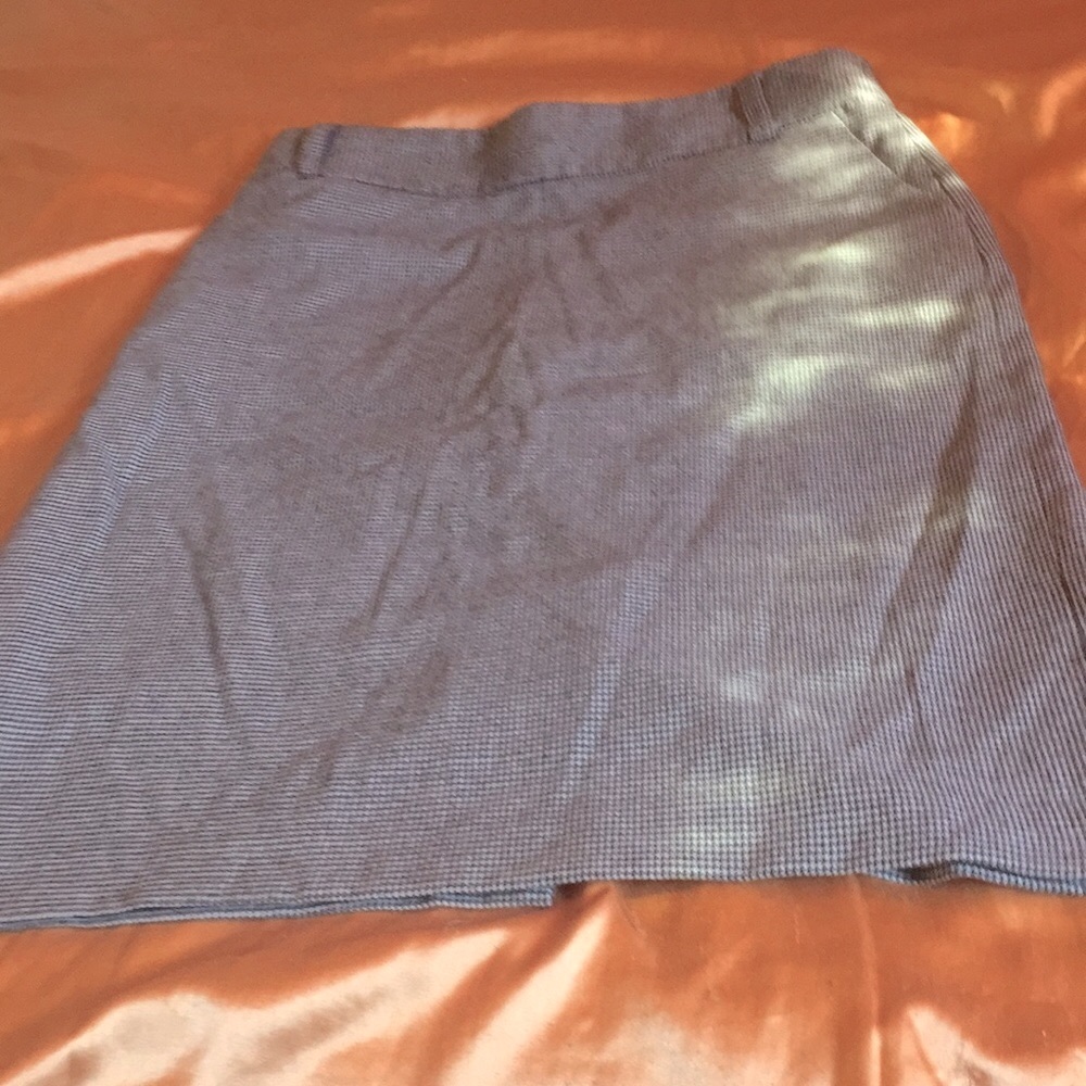 2/$15 Banana Republic Skirt houndstooth pattern